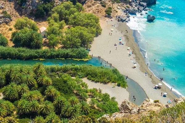 Preveli-Strand und Fluss von oben, Griechenland Kreta, Palmen Strand